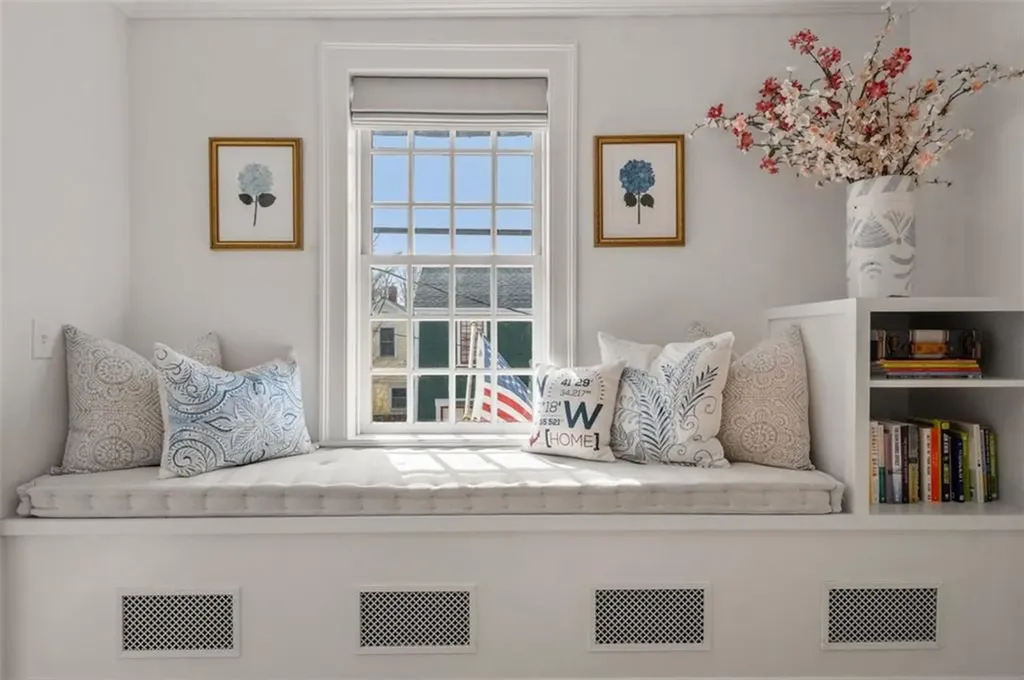 30 Thames Street Newport RI 02840