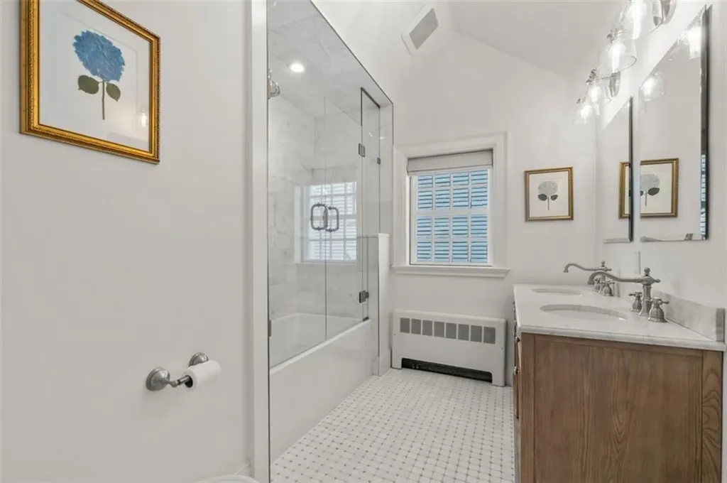 30 Thames Street Newport RI 02840