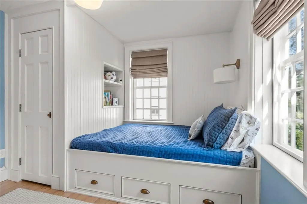 30 Thames Street Newport RI 02840