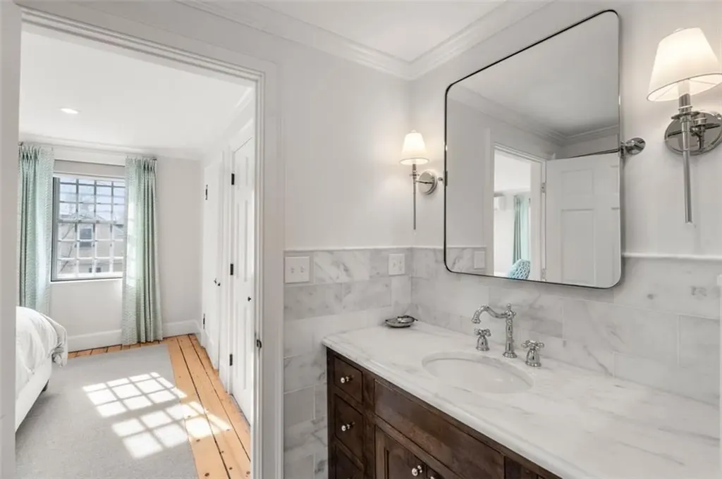30 Thames Street Newport RI 02840