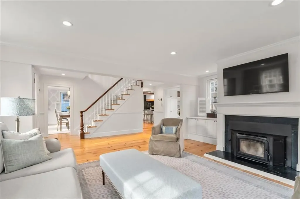30 Thames Street Newport RI 02840