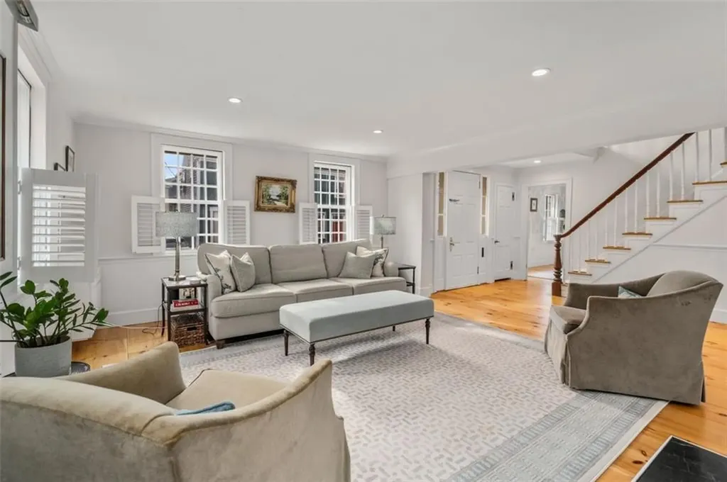30 Thames Street Newport RI 02840