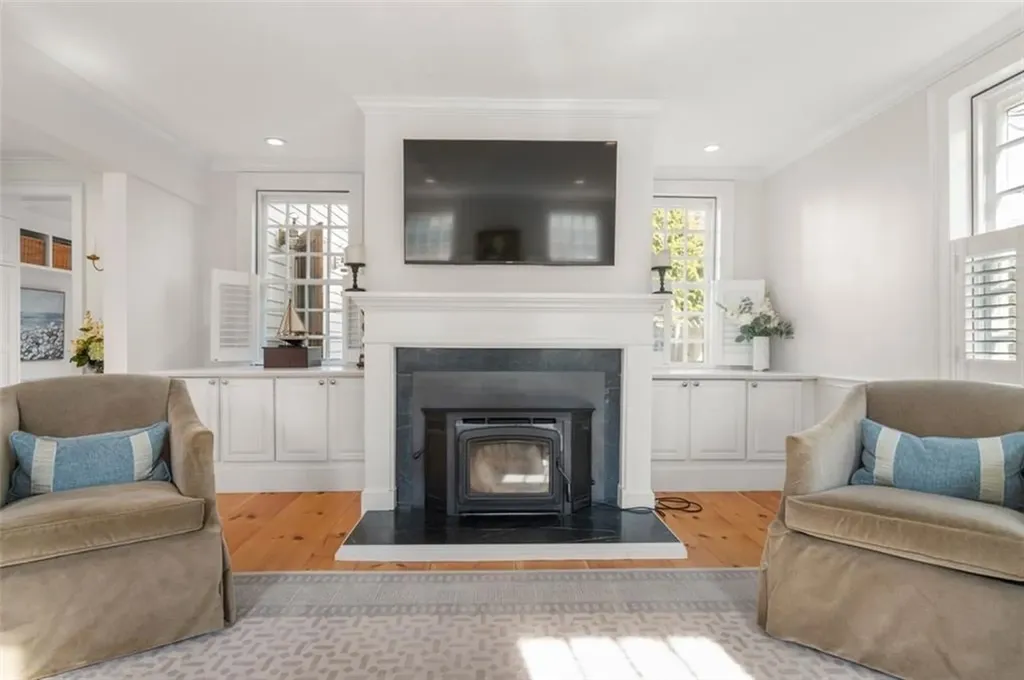 30 Thames Street Newport RI 02840
