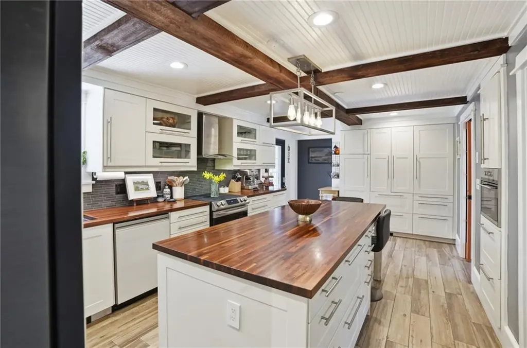 6 Highland Trail Richmond RI 02832