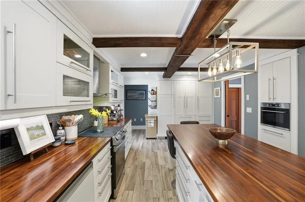 6 Highland Trail Richmond RI 02832