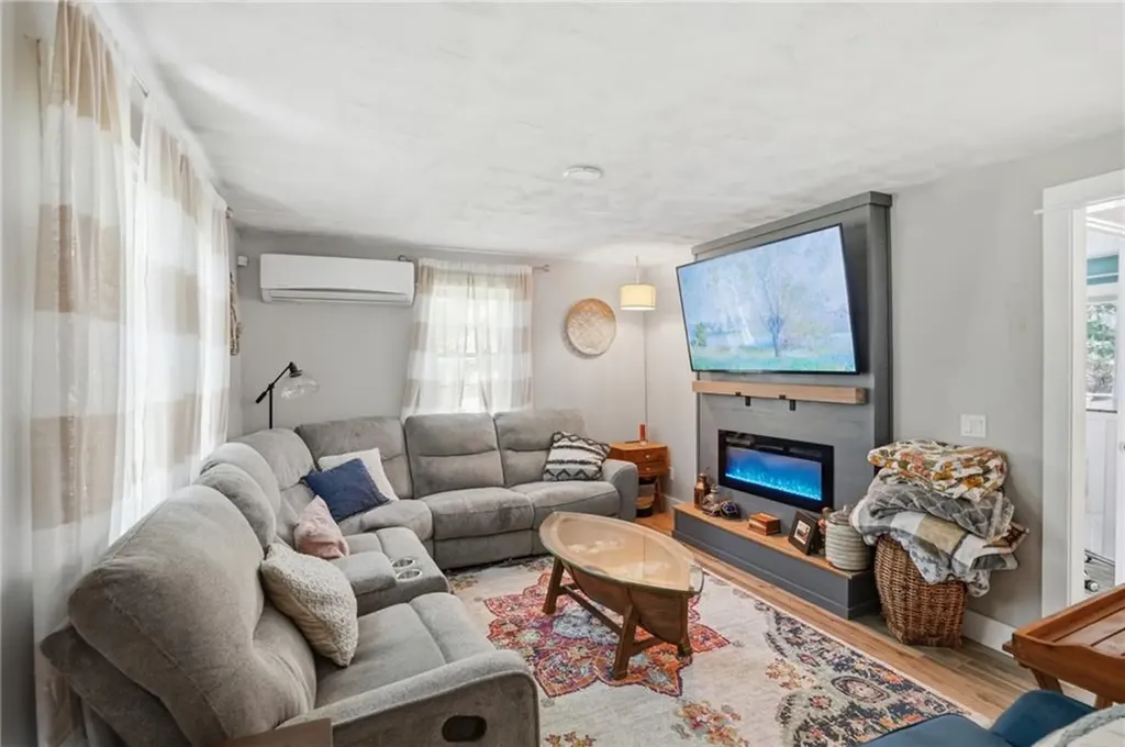 6 Highland Trail Richmond RI 02832