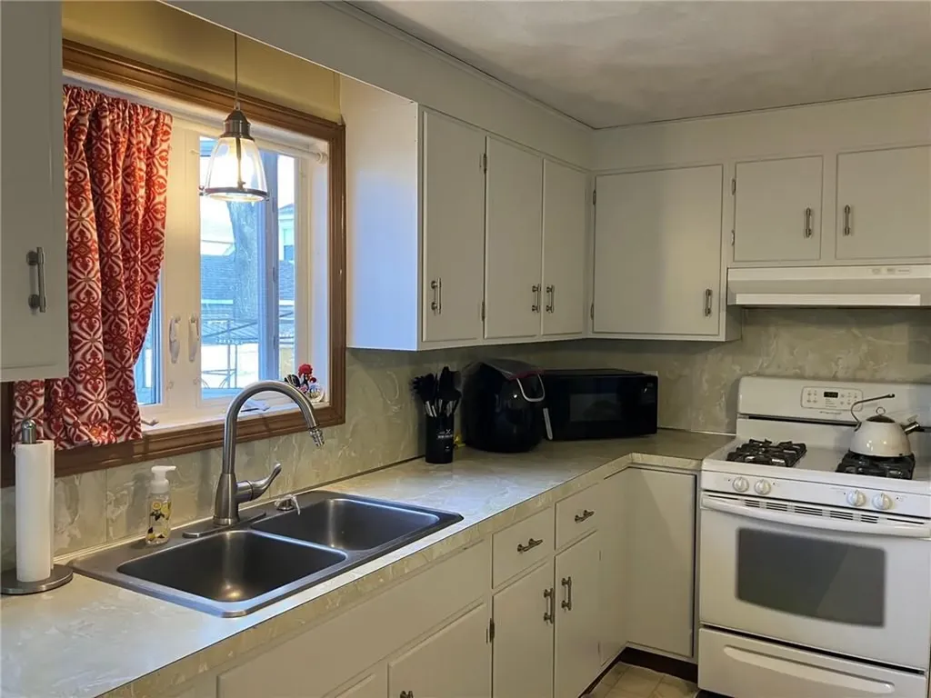 45 Perrin Avenue Pawtucket RI 02861