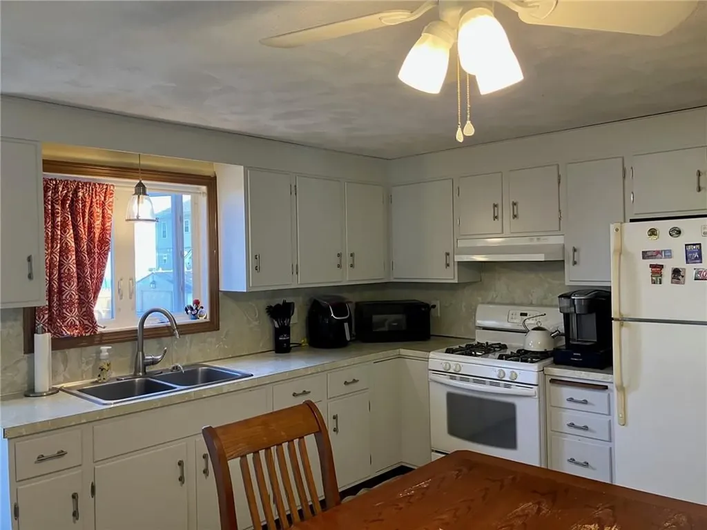 45 Perrin Avenue Pawtucket RI 02861