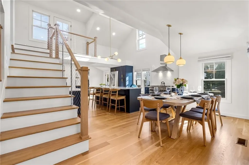 14 Robsinson Street Narragansett RI 02882