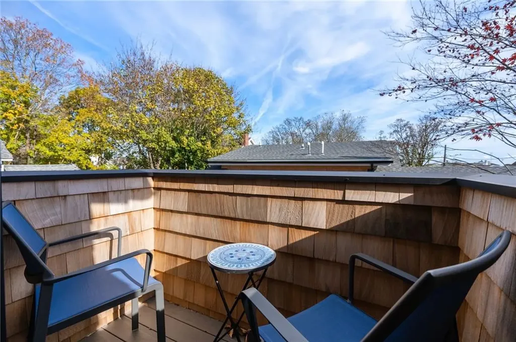 14 Robsinson Street Narragansett RI 02882