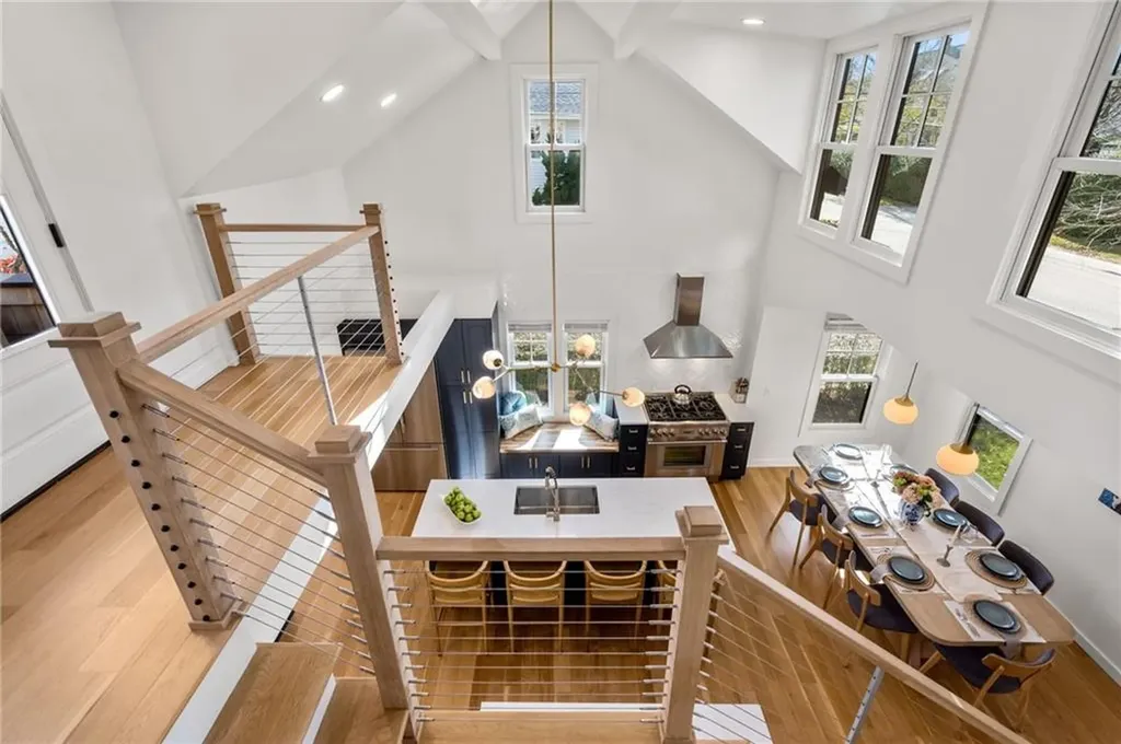 14 Robsinson Street Narragansett RI 02882