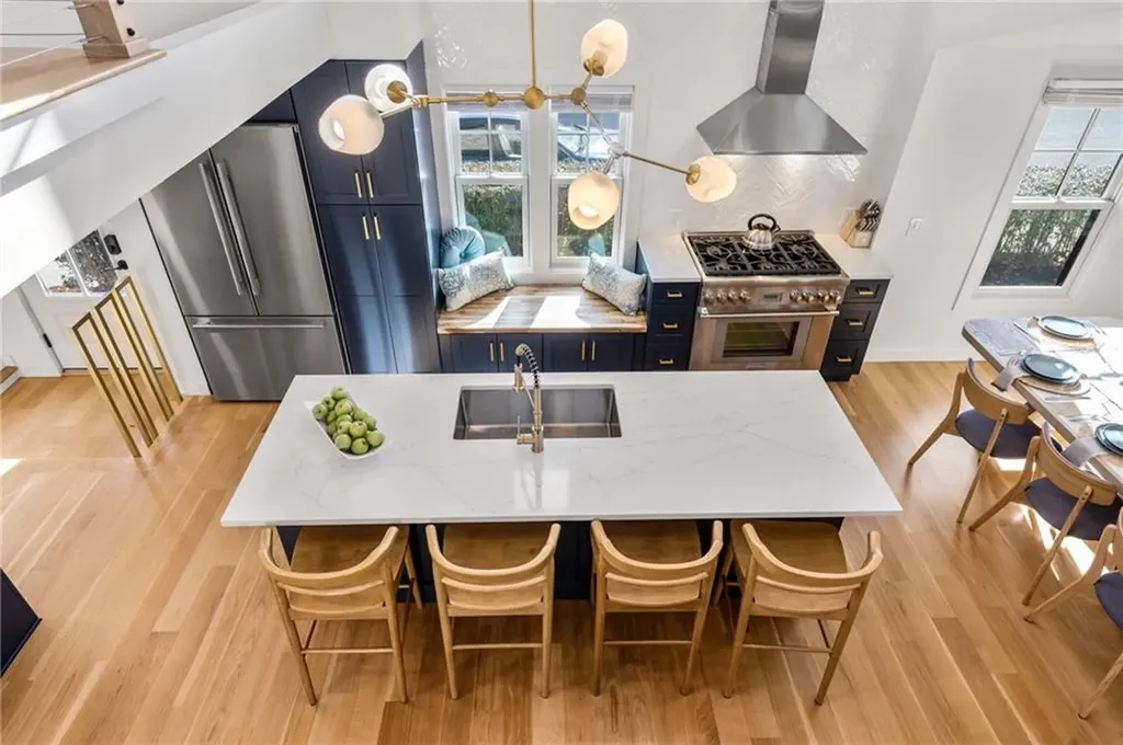 14 Robsinson Street Narragansett RI 02882