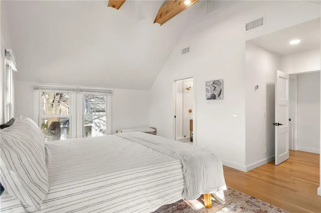 14 Robsinson Street Narragansett RI 02882