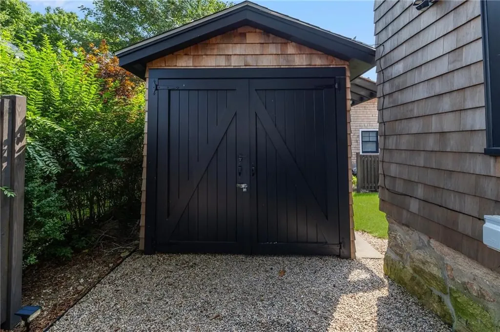 14 Robsinson Street Narragansett RI 02882