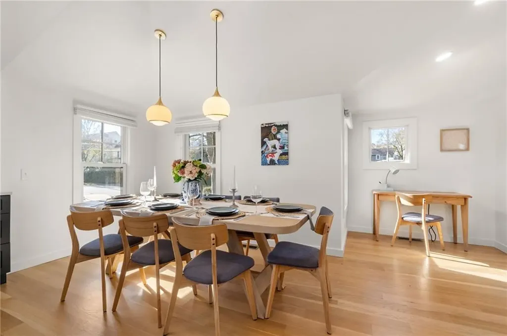 14 Robsinson Street Narragansett RI 02882