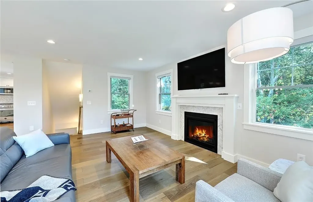 137 Rosebriar Avenue South Kingstown RI 02879