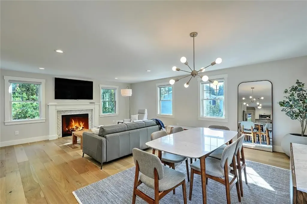 137 Rosebriar Avenue South Kingstown RI 02879