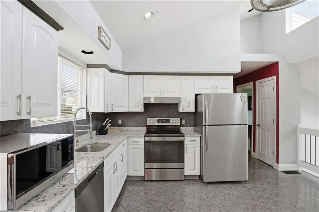 76 Myra Street Providence RI 02909