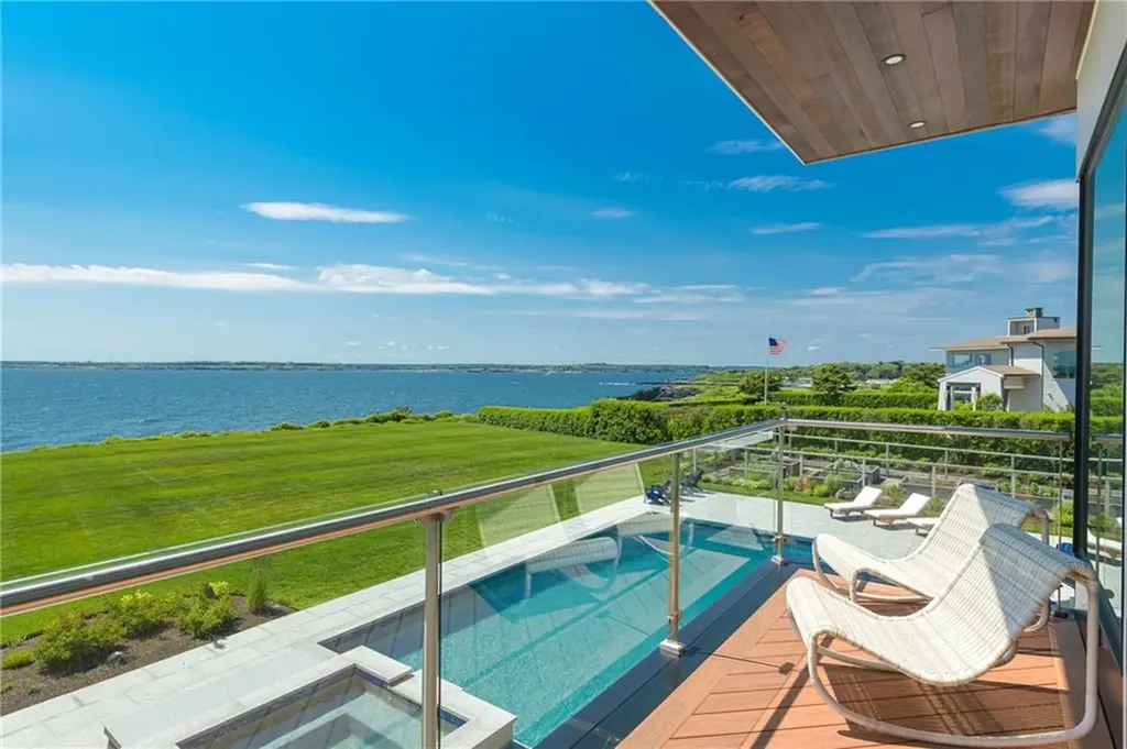 511 Ocean Avenue Newport RI 02840