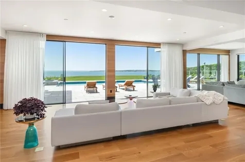 511 Ocean Avenue Newport RI 02840