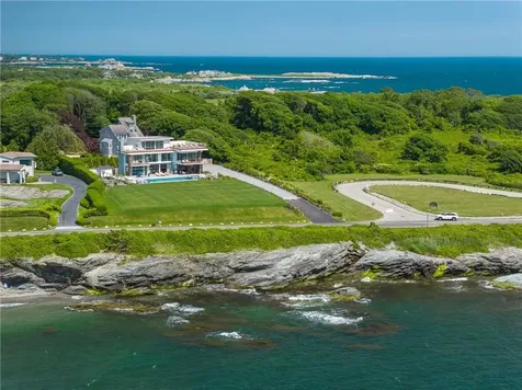 511 Ocean Avenue Newport RI 02840