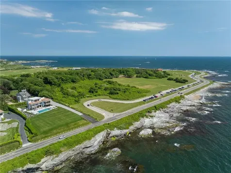 511 Ocean Avenue Newport RI 02840