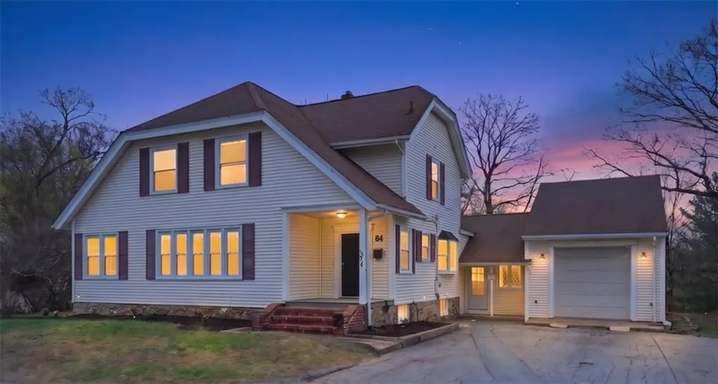 84 Crest Road North Smithfield RI 02896