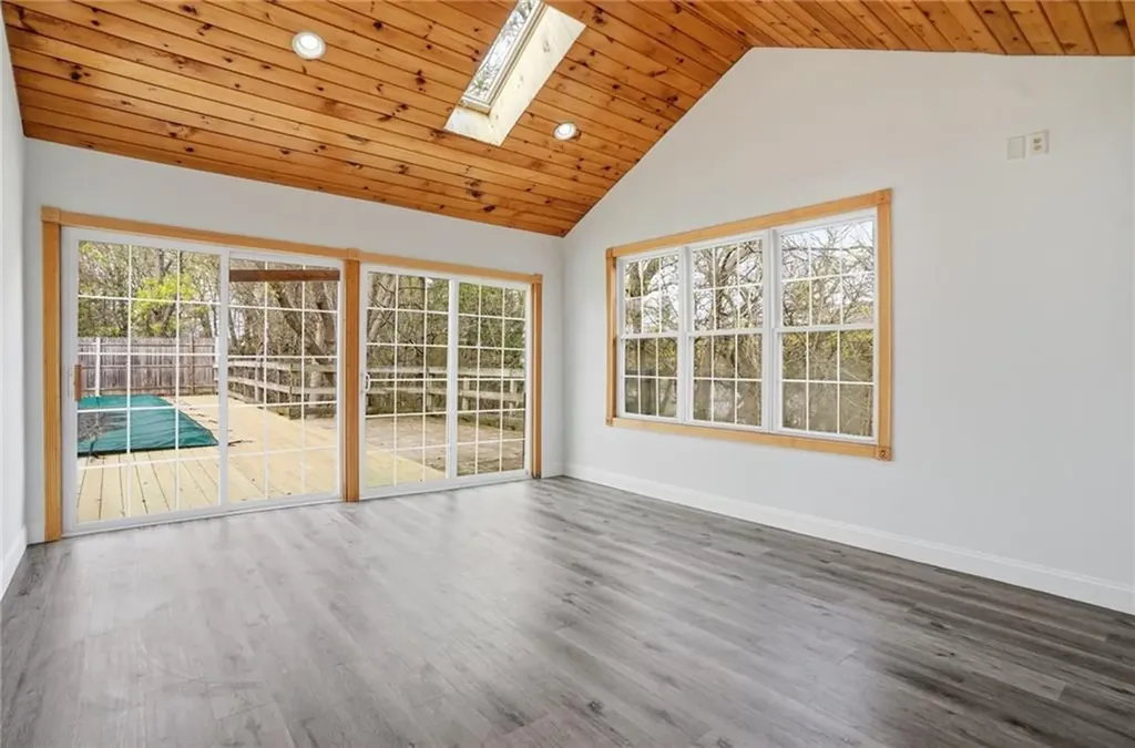 84 Crest Road North Smithfield RI 02896
