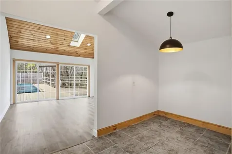 84 Crest Road North Smithfield RI 02896