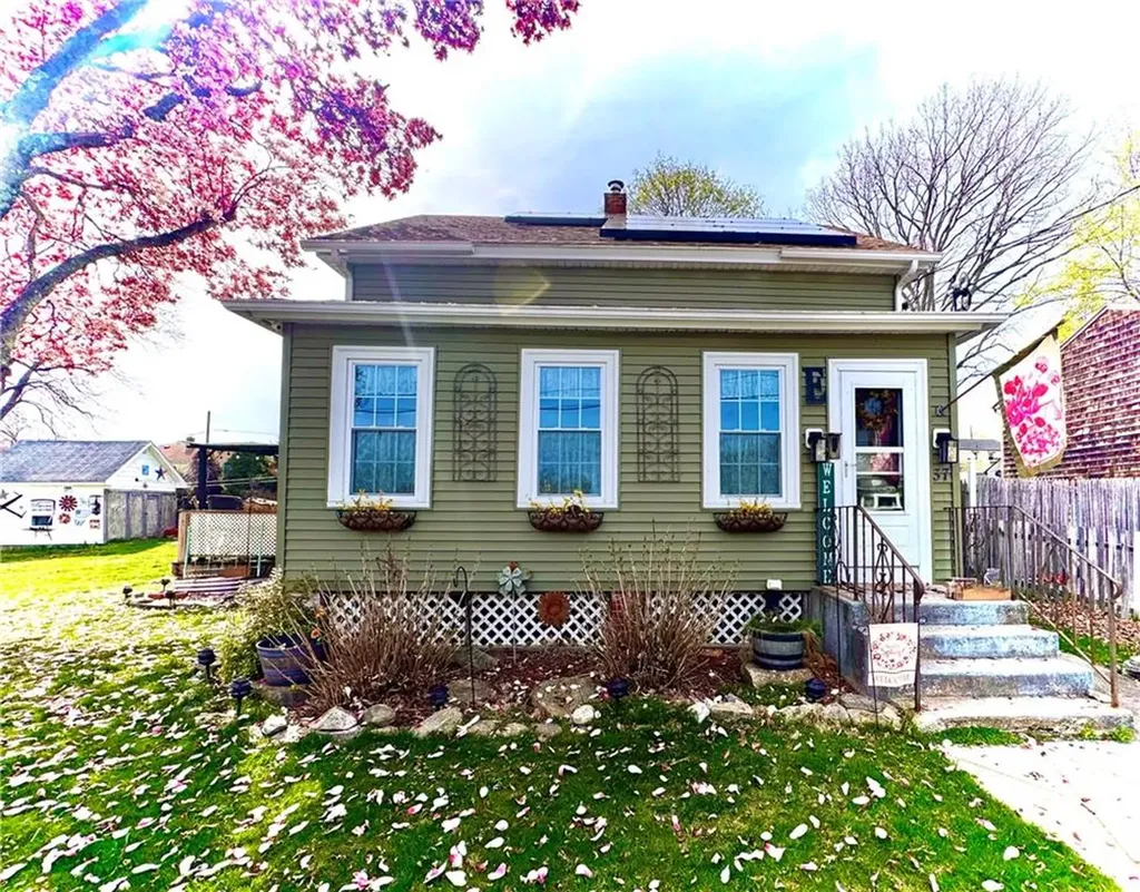 37 Aldrich Street West Warwick RI 02893