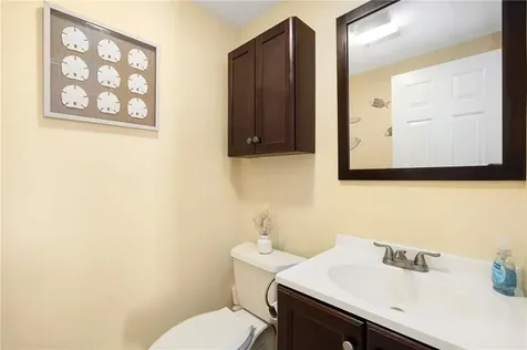 414 North Lane Bristol RI 02809