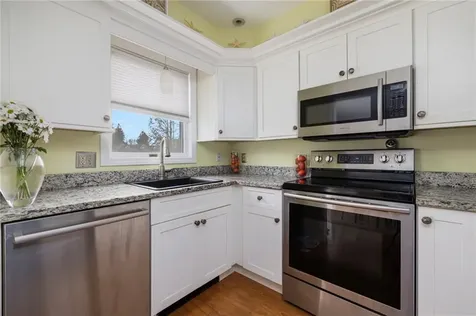 414 North Lane Bristol RI 02809