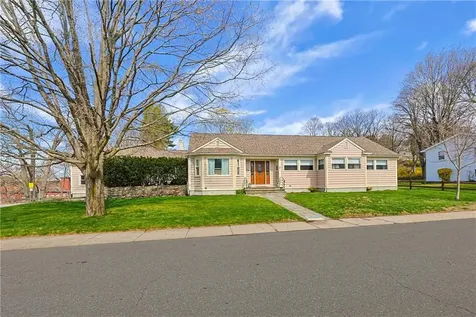11 Katherine Road Woonsocket RI 02895