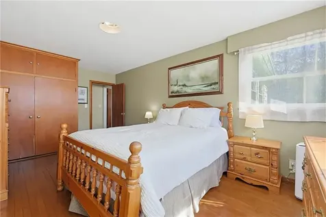 11 Katherine Road Woonsocket RI 02895