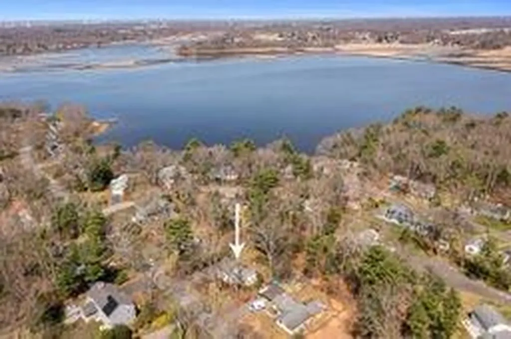 9 Knapton Street Barrington RI 02806