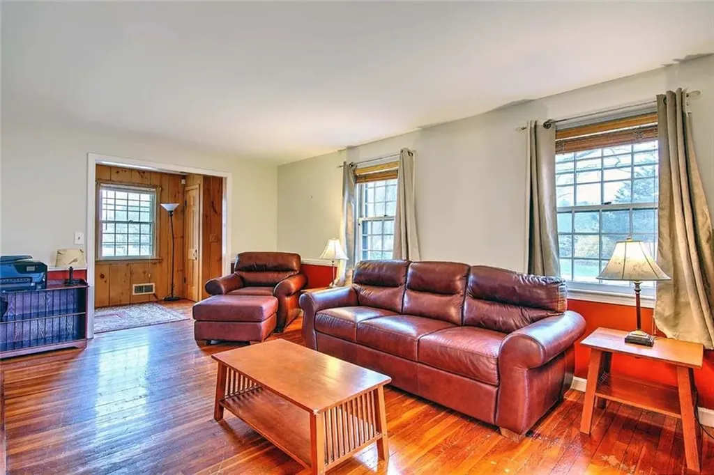 9 Knapton Street Barrington RI 02806