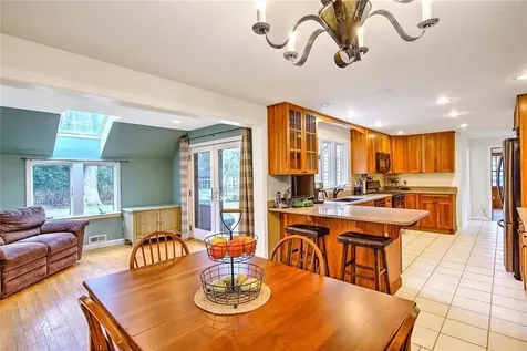 9 Knapton Street Barrington RI 02806