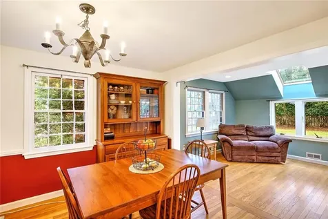 9 Knapton Street Barrington RI 02806
