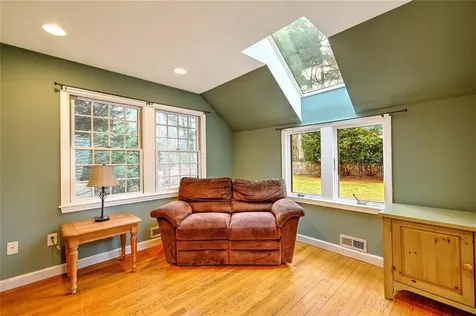 9 Knapton Street Barrington RI 02806