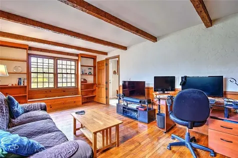 9 Knapton Street Barrington RI 02806