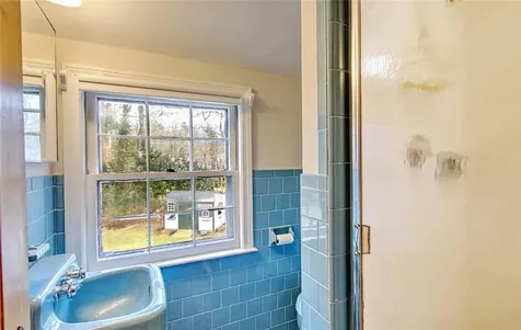 9 Knapton Street Barrington RI 02806