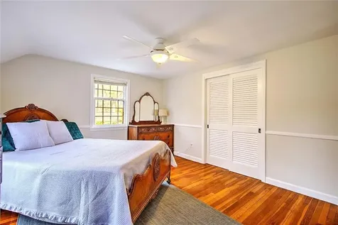 9 Knapton Street Barrington RI 02806