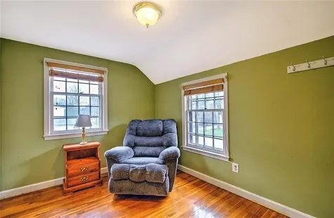 9 Knapton Street Barrington RI 02806
