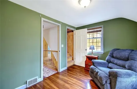 9 Knapton Street Barrington RI 02806