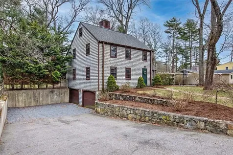 9 Knapton Street Barrington RI 02806