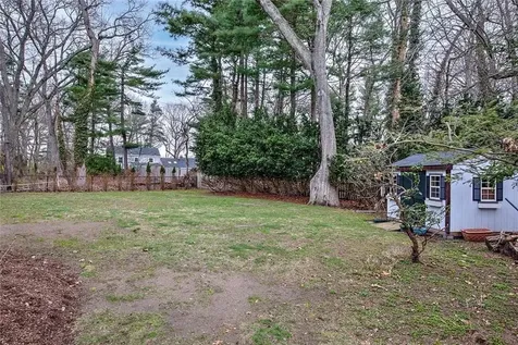 9 Knapton Street Barrington RI 02806