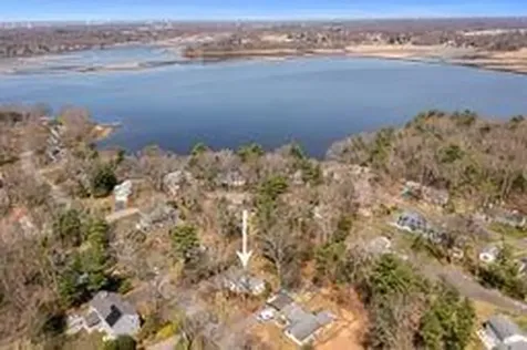 9 Knapton Street Barrington RI 02806