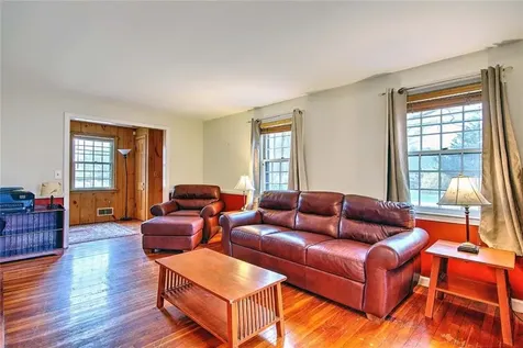 9 Knapton Street Barrington RI 02806