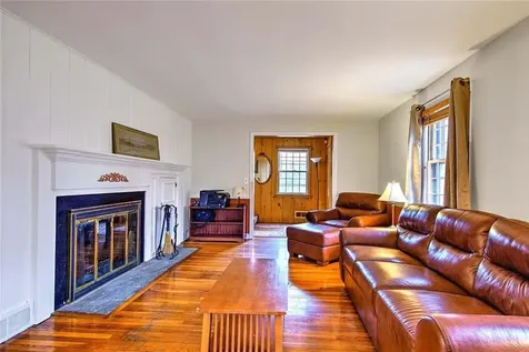 9 Knapton Street Barrington RI 02806
