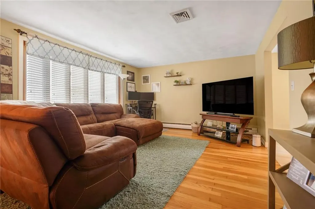 6 Longmeadow Drive North Providence RI 02904